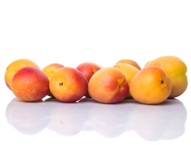 Olgun kayısı meyve