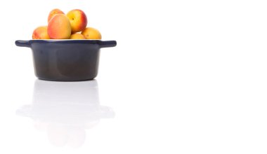 Olgunlaşmış meyve kayısı