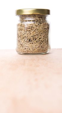 kurutulmuş biberiye otlar