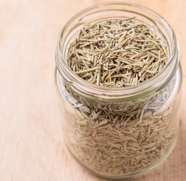 kurutulmuş biberiye otlar