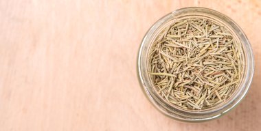 kurutulmuş biberiye otlar