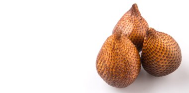 Salak meyve ya da yılan beyaz arka plan üzerinde meyve