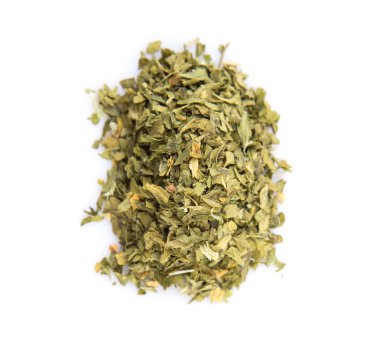 Beyaz arka plan üzerinde kurutulmuş Maydanoz otlar