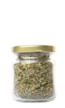 Maydanoz ot bir mason kavanoza beyaz arka plan üzerinde kurutulmuş