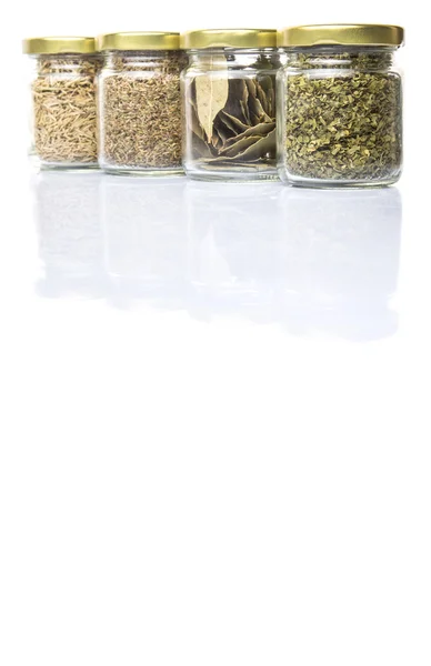 Kräutervielfalt im Einmachglas — Stockfoto