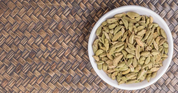 Cardamom Spices White Bowl Wicker Background — Stock Photo, Image