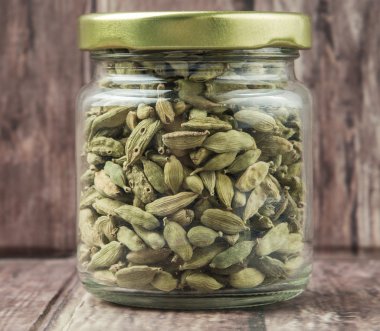 Mason kavanoza kakule baharat