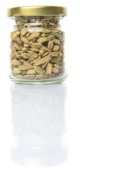 Especias Cardamomo Frasco Albañil Sobre Fondo Blanco — Foto de Stock