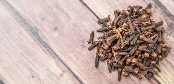Clove Spices Weathered Wooden Background — Stock Photo, Image
