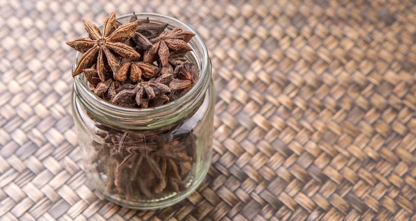 Star Anise Spice Mason Jar Wicker Background — Stock Photo, Image