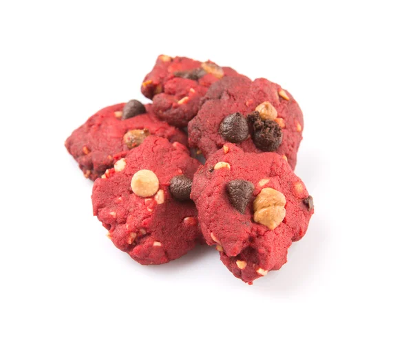 白い背景の上の自家製レッド ベルベット風味クッキー — ストック写真
