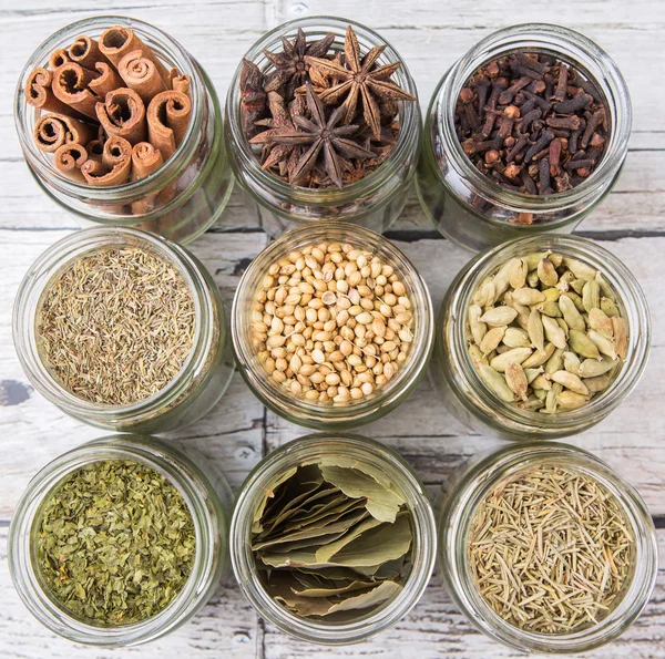 Herbs and Spices In Mason Jars — Zdjęcie stockowe