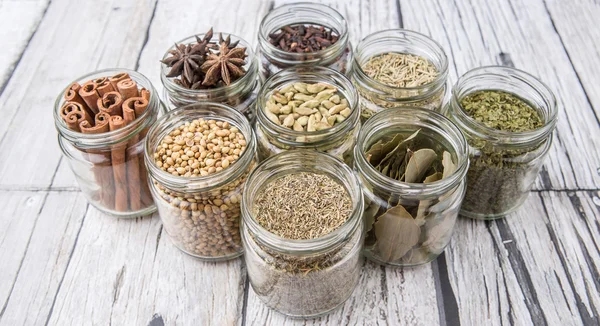 Herbs and Spices In Mason Jars — Zdjęcie stockowe