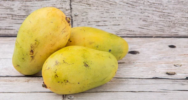 Mango Fruits On Wooden Background — Stock Photo, Image