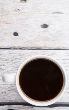 bir fincan sıcak kahve