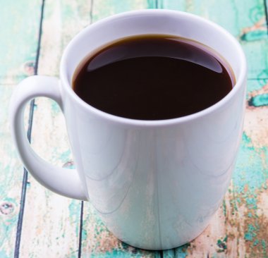 bir fincan sıcak kahve