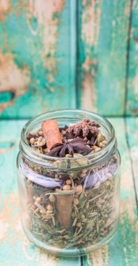 bitki ve baharat karışımı