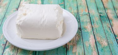 Krem peyniri bir blok