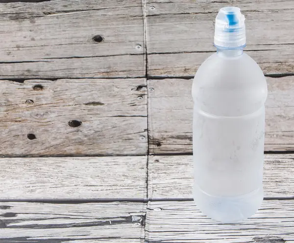 Eine Flasche Mineralwasser — Stockfoto