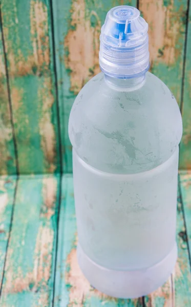Eine Flasche Mineralwasser — Stockfoto