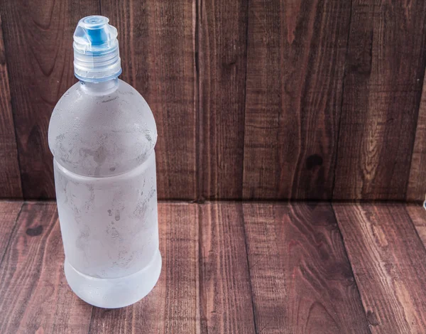 Eine Flasche Mineralwasser — Stockfoto