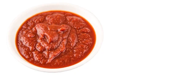 Fersk Pureed Tomat Hvit Skål Hvit Bakgrunn – stockfoto