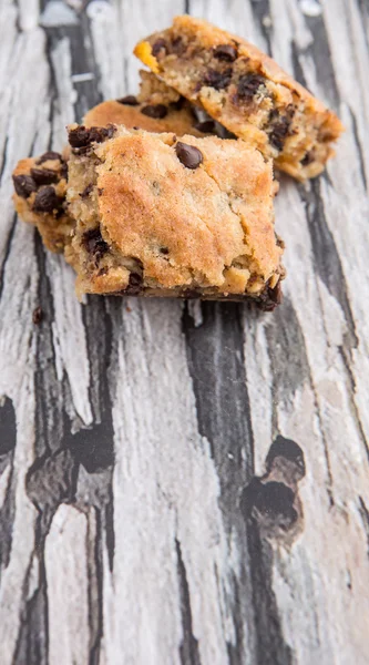 Sweet Brownie Dessert Bar Chocolate Chips Wooden Background — Stock Photo, Image