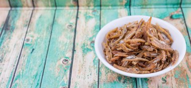 Derin kızarmış hamsi