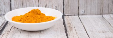 zerdeçal tozu beyaz kase