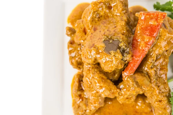 Lammcurry in weißem Teller — Stockfoto