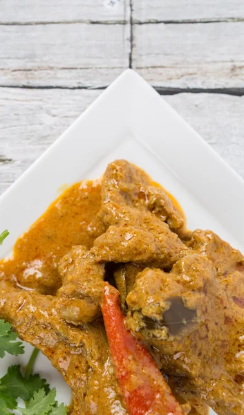 Lammcurry in weißem Teller — Stockfoto