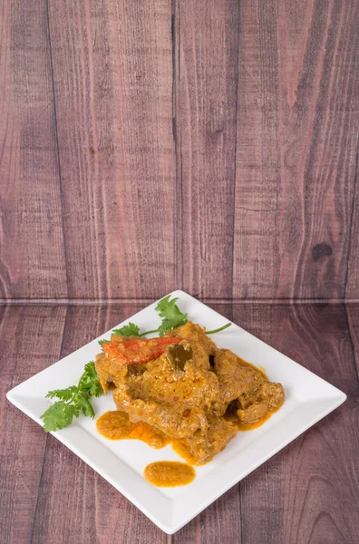 Curry di agnello in piatto bianco — Foto Stock