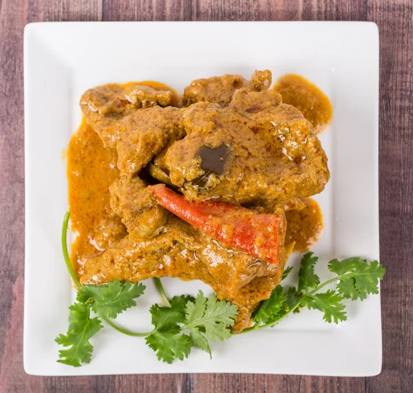 Curry de cordero en plato blanco — Foto de Stock