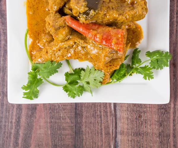 Curry de cordero en plato blanco — Foto de Stock