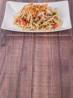 Fasulye filizi salatası