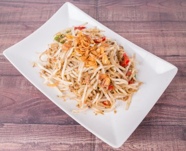 Fasulye filizi salatası