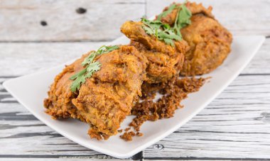 Cava Ayam Penyet çanağı