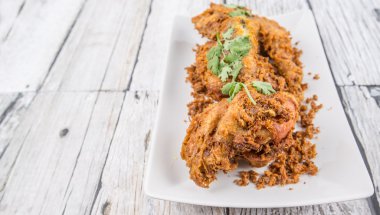 Cava Ayam Penyet çanağı