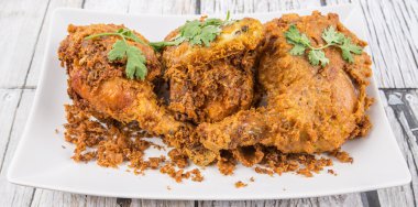 Cava Ayam Penyet çanağı