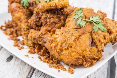 Cava Ayam Penyet çanağı