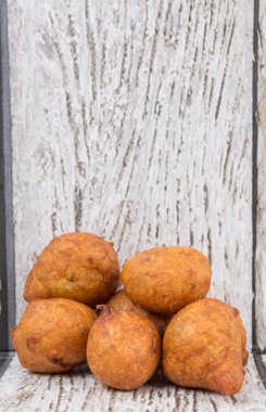 Derin kızarmış muz topları