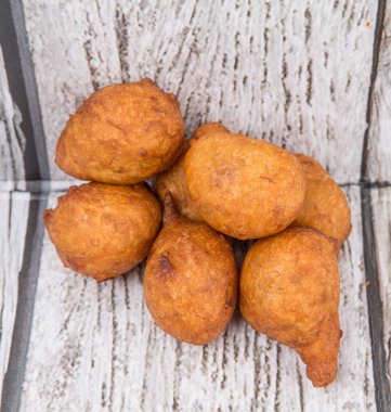 Derin kızarmış muz topları