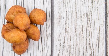 Derin kızarmış muz topları