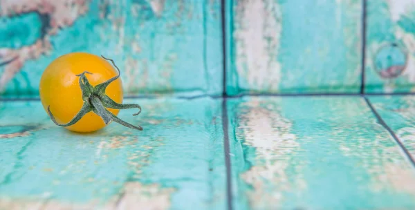 Yellow Cherry Tomato — Stock Photo, Image