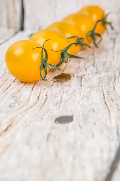 Yellow Cherry Tomato — Stock Photo, Image