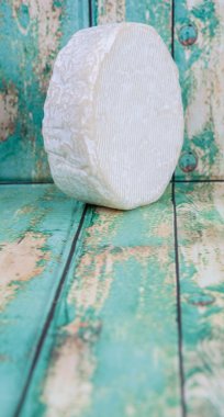 Yuvarlak mavi peynir