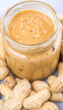 Fıstık ezmesi ve fıstık