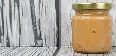 Fıstık ezmesi Mason kavanoza