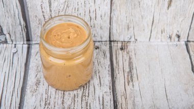 Fıstık ezmesi Mason kavanoza