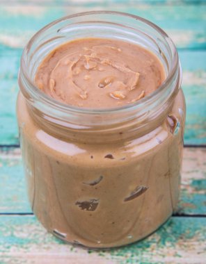 Fıstık ezmesi Mason kavanoza